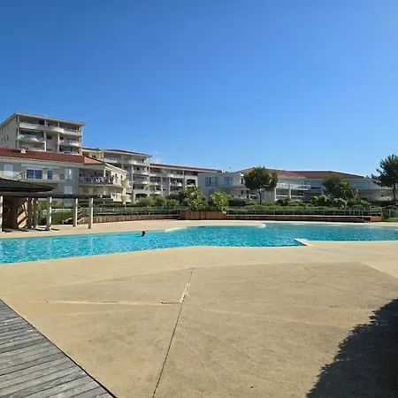 Apartman Modern Beachfront Family With Pool *
