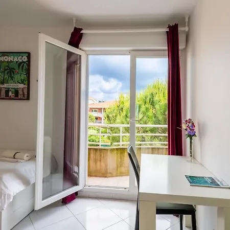 Modern Beachfront Family With Pool * Antibes