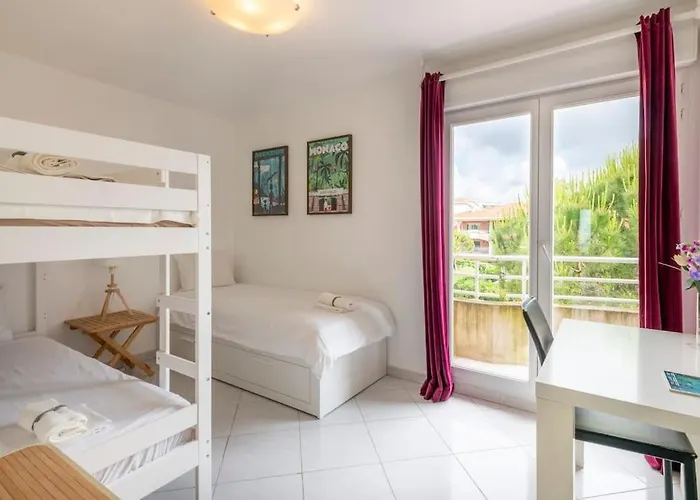 Modern Beachfront Family With Pool 公寓